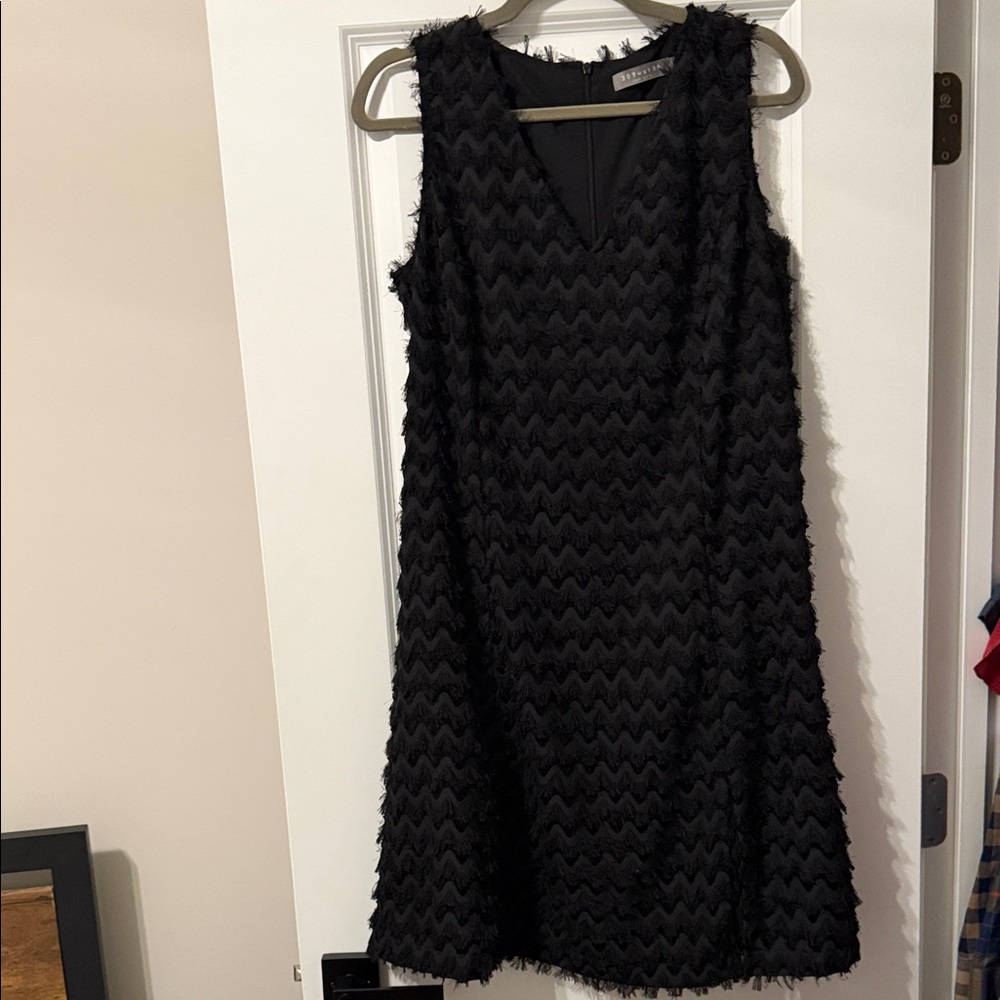 209WST38 Black Textured V-Neck Shift Dress